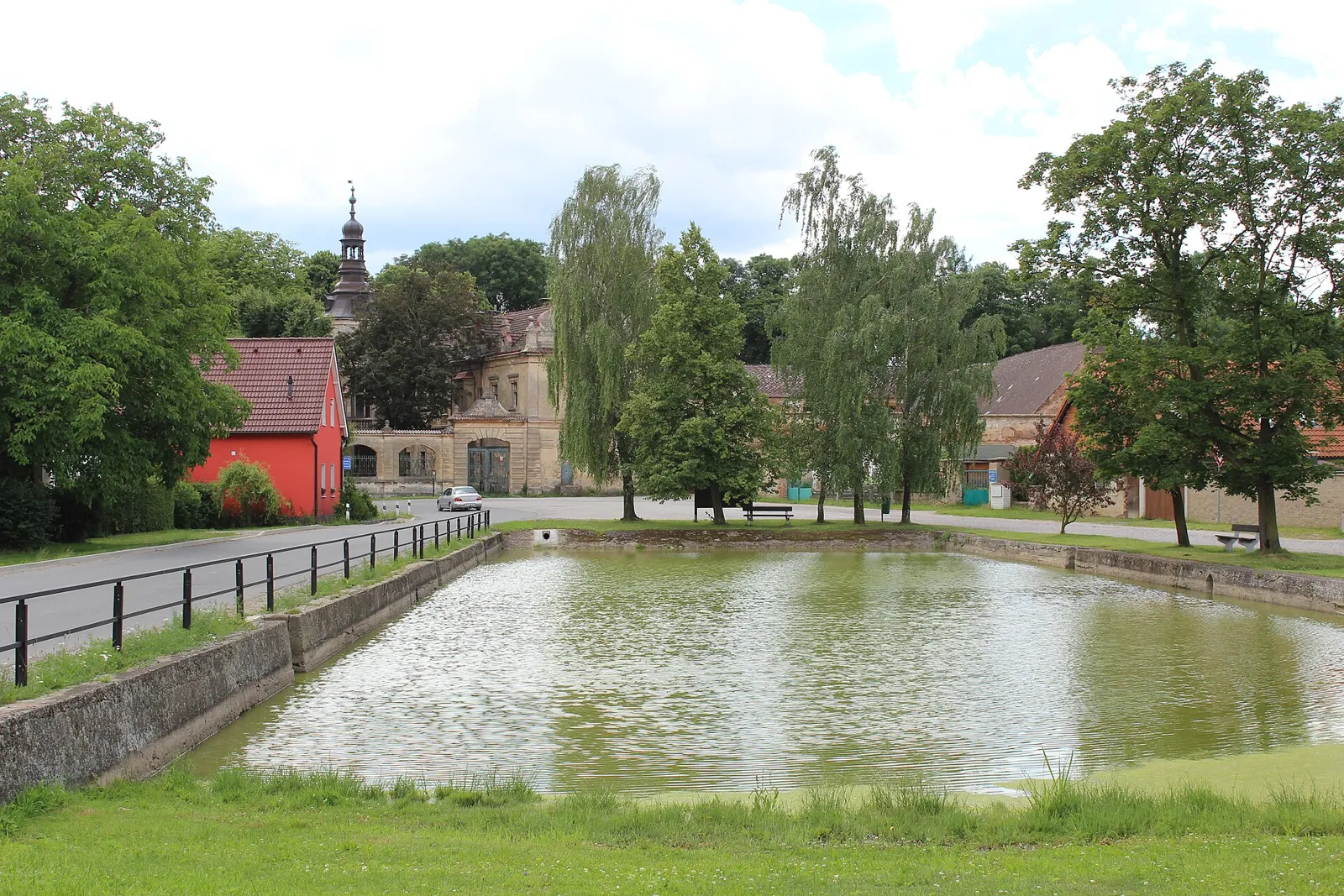 Pohled na obec Vysoký Újezd, okres Beroun