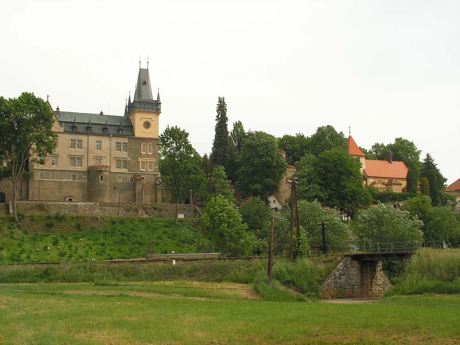 Pohled na obec Zruč nad Sázavou, okres Kutná Hora