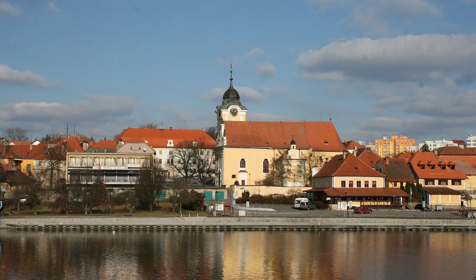 Pohled na obec Týn nad Vltavou, okres České Budějovice