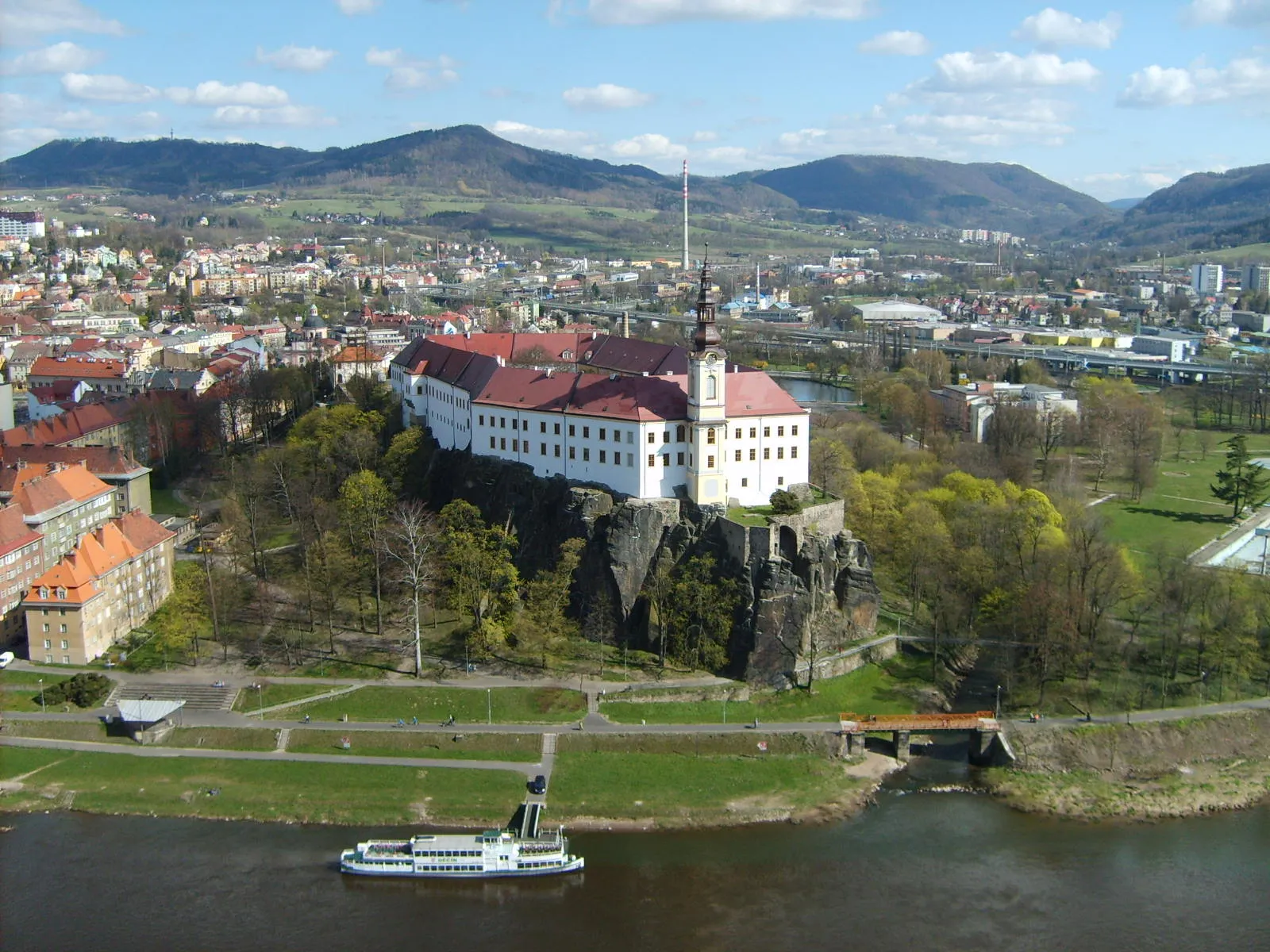 Pohled na obec Děčín, okres Děčín