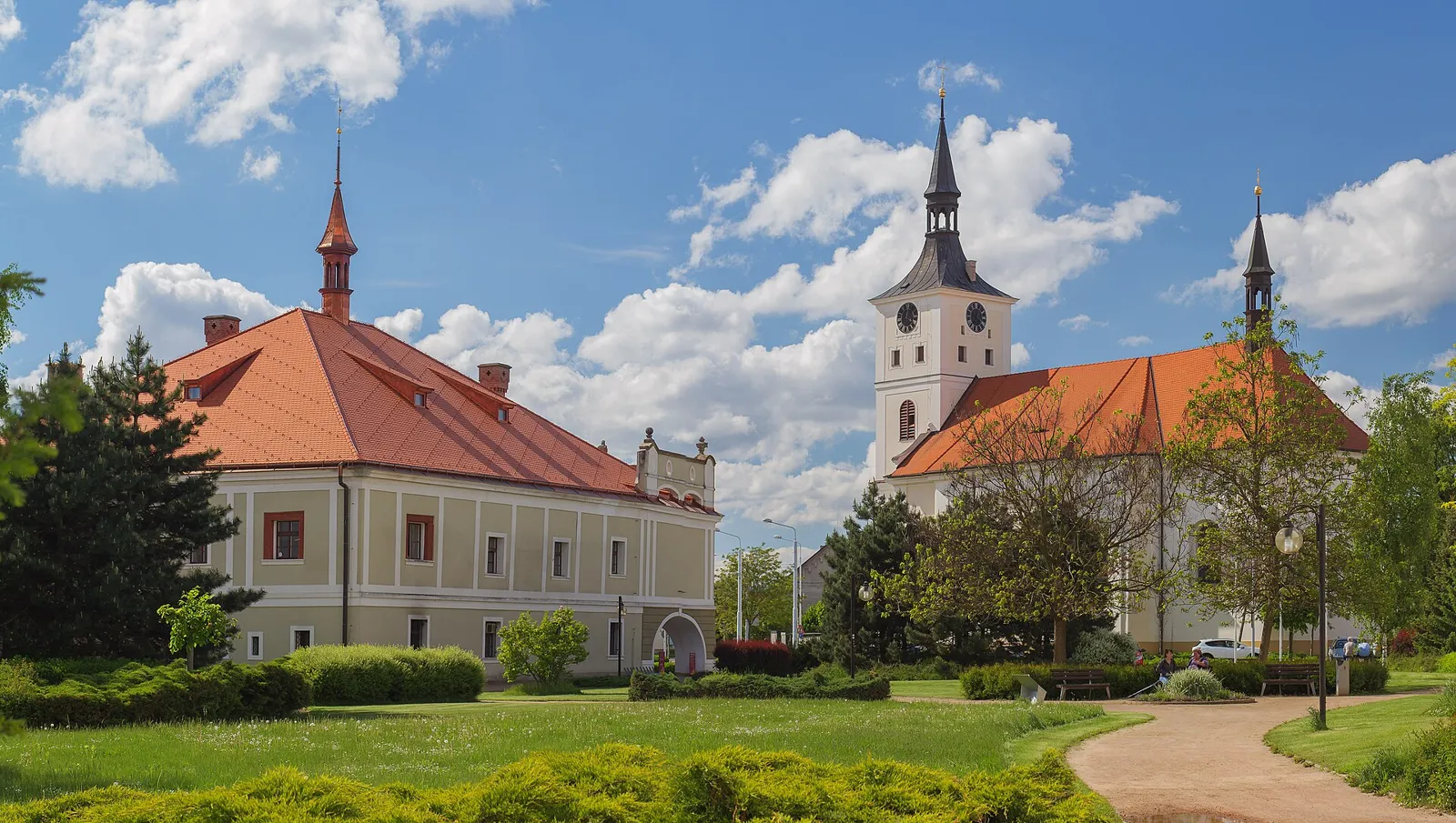 Pohled na obec Lázně Bohdaneč, okres Pardubice