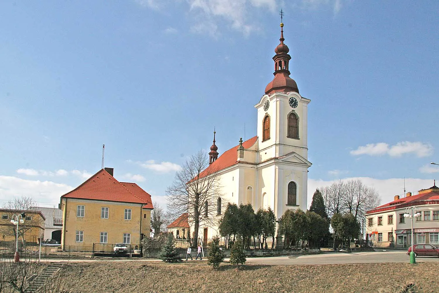 Pohled na obec České Meziříčí, okres Rychnov nad Kněžnou