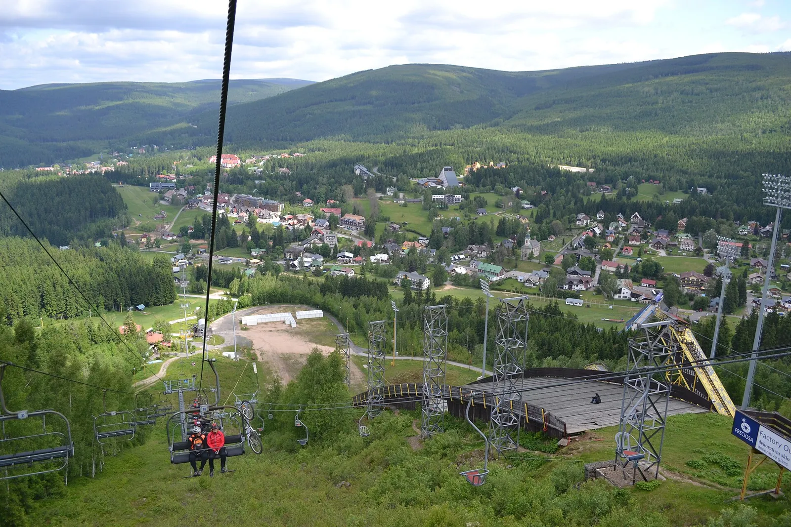 Pohled na obec Harrachov, okres Jablonec nad Nisou