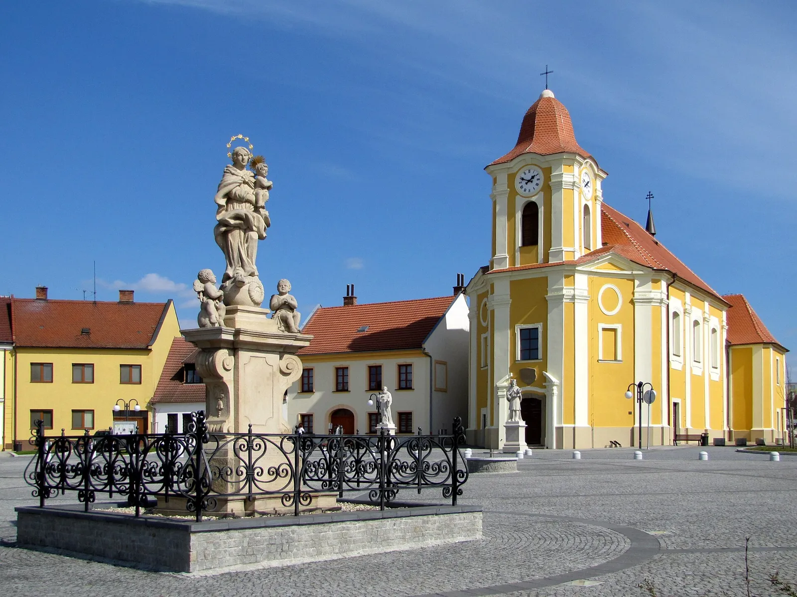 Pohled na obec Veselí nad Moravou, okres Hodonín