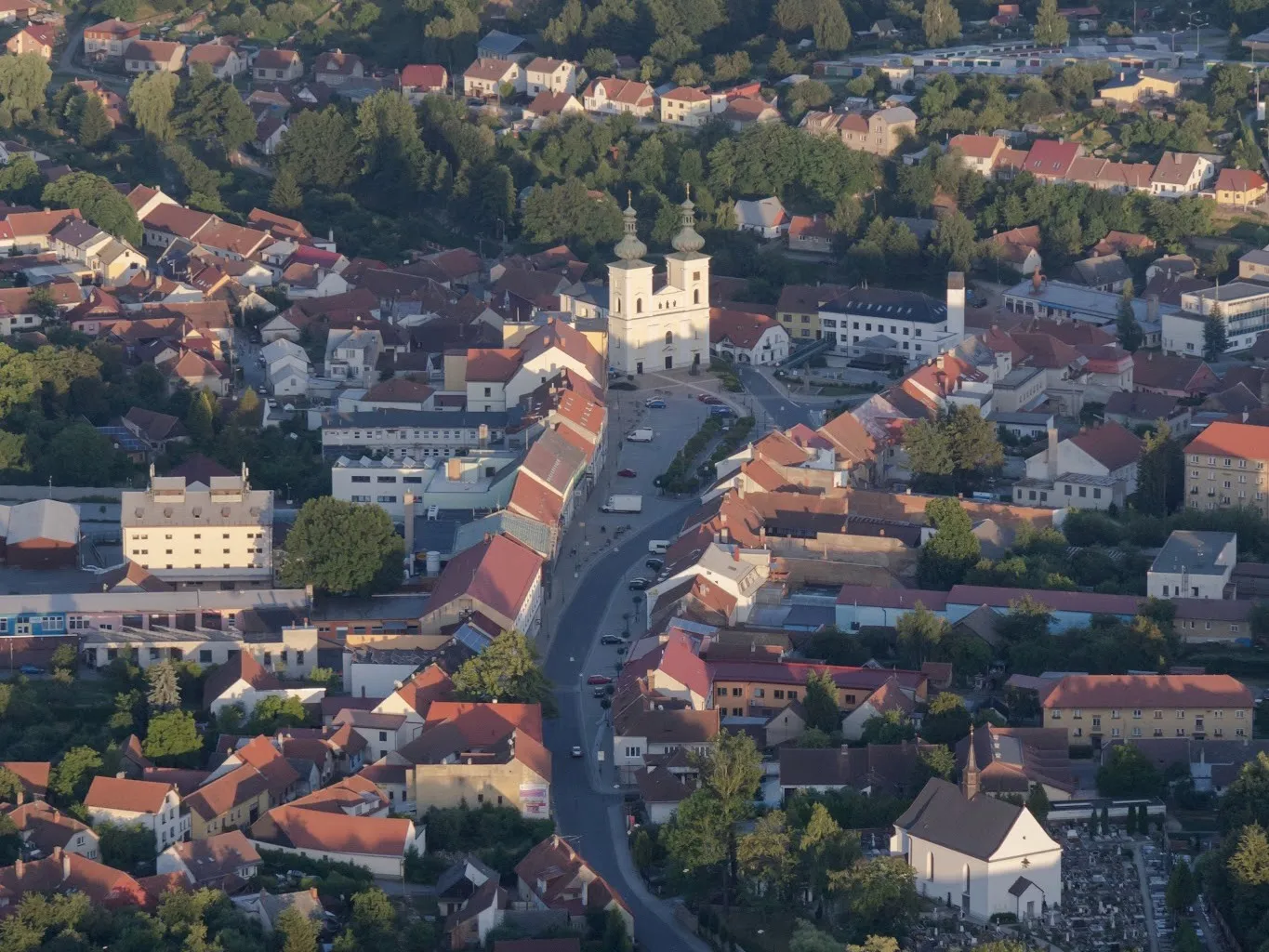 Pohled na obec Bystřice nad Pernštejnem, okres Žďár nad Sázavou